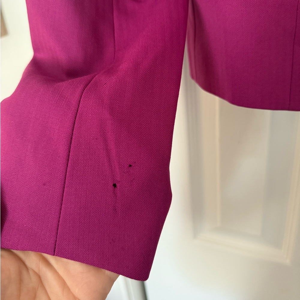 VTG Saks Fifth Avenue Cropped Wool Blazer โ Magenta โ Size 4 - Picture 4 of 8